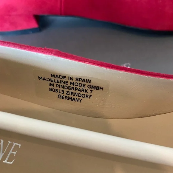 NWB Madeleine Red Suede Heels Size 9 1/2 - Picture 8 of 10